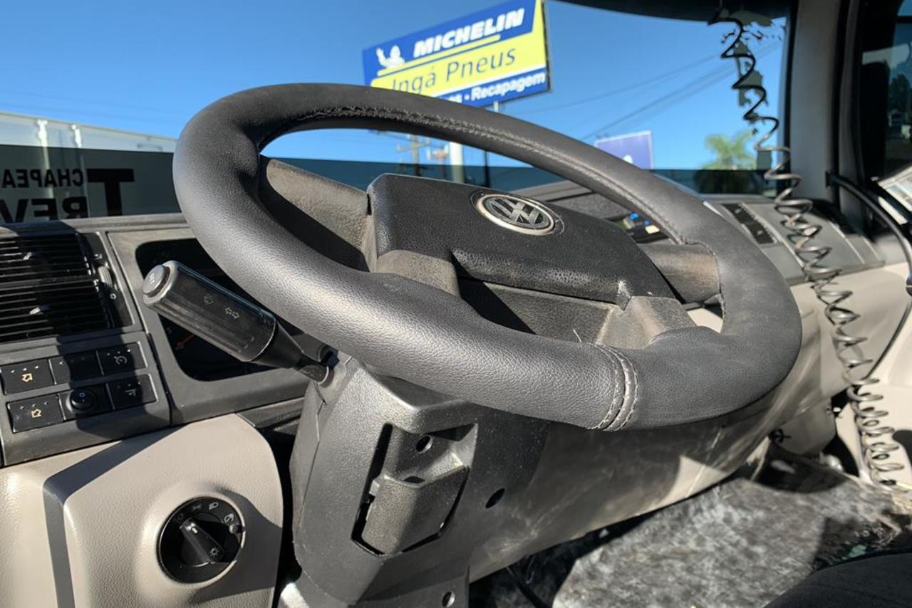Volkswagen 24-250 E Constellation 3-Eixos - 11/12 12