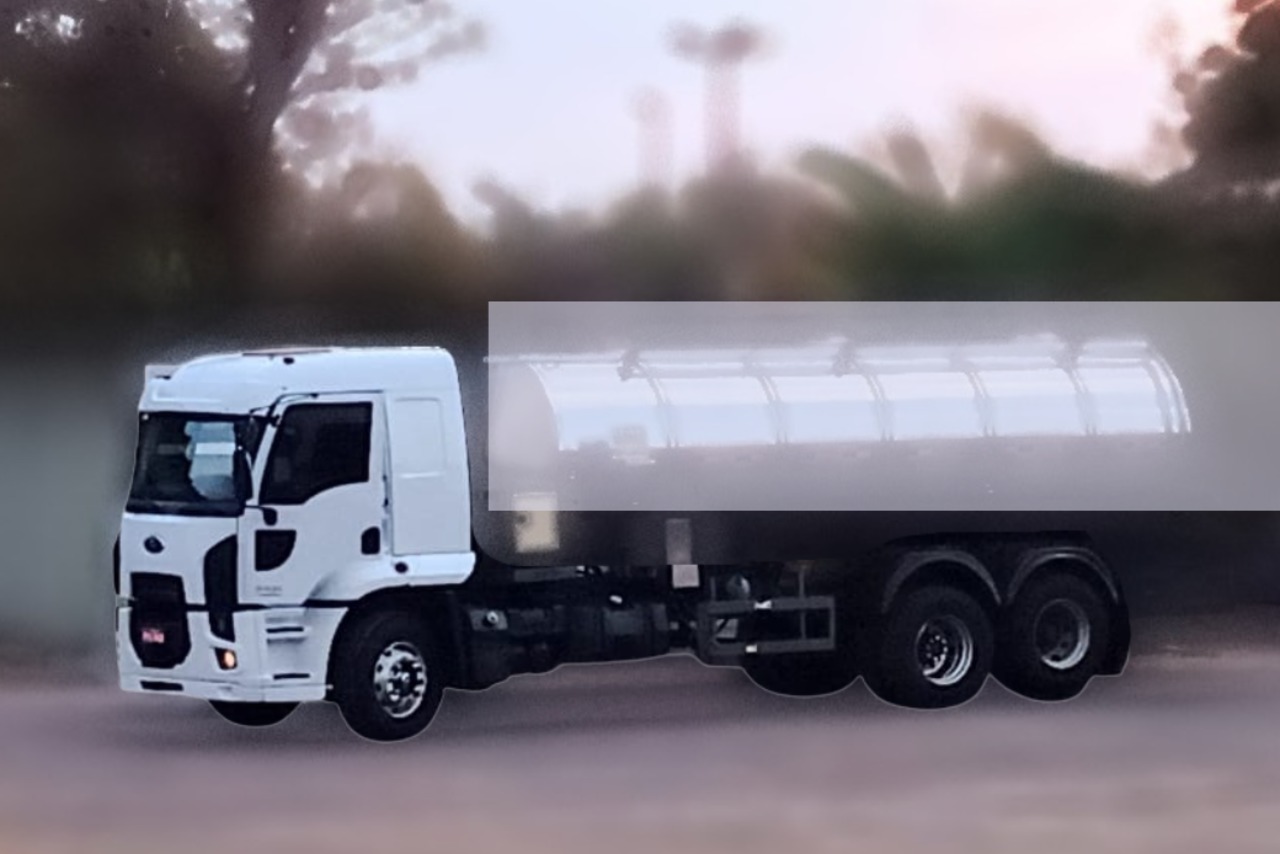 Ford Cargo 2431 - 18/19 4