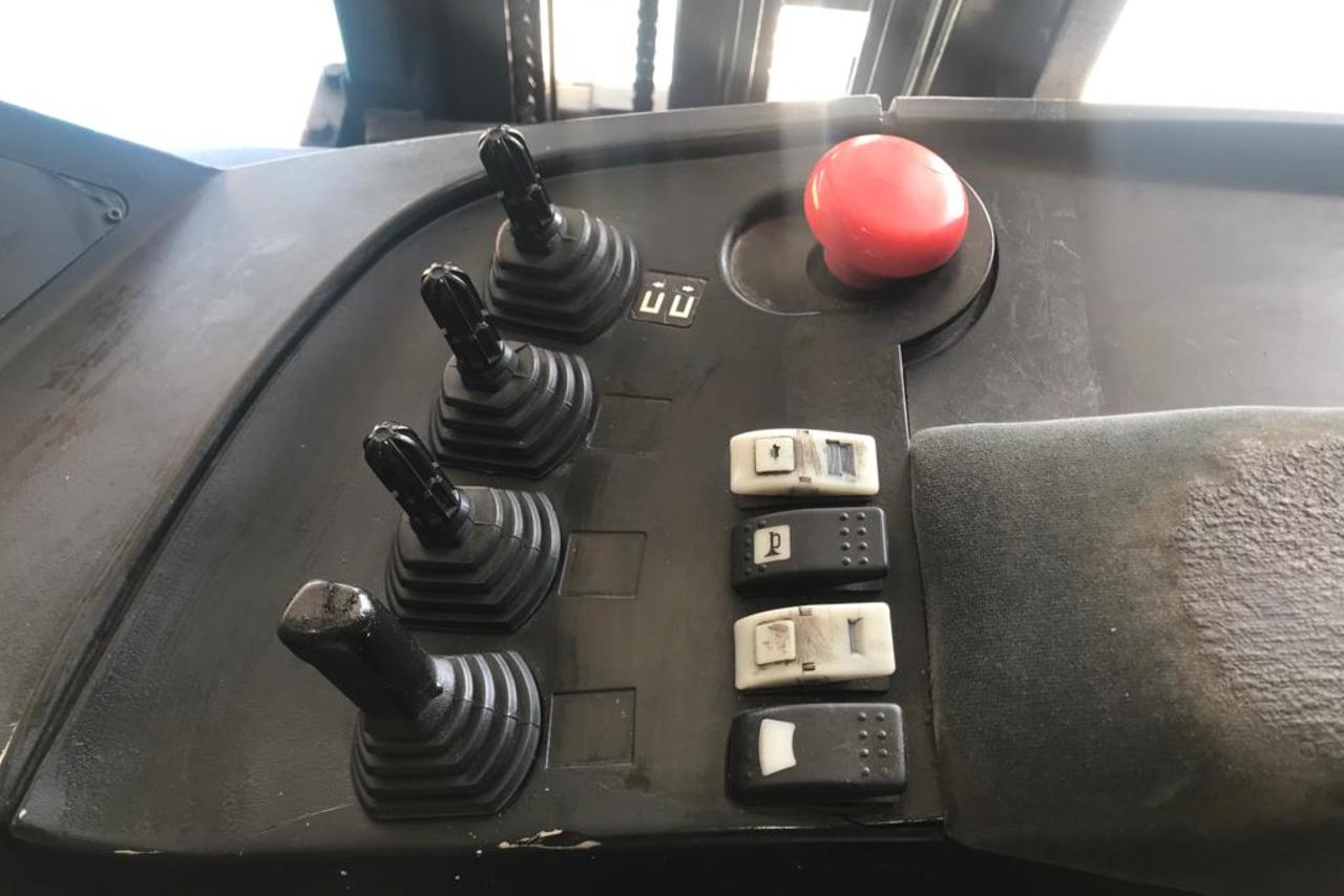 Still FM-E-18 - 05/05 3