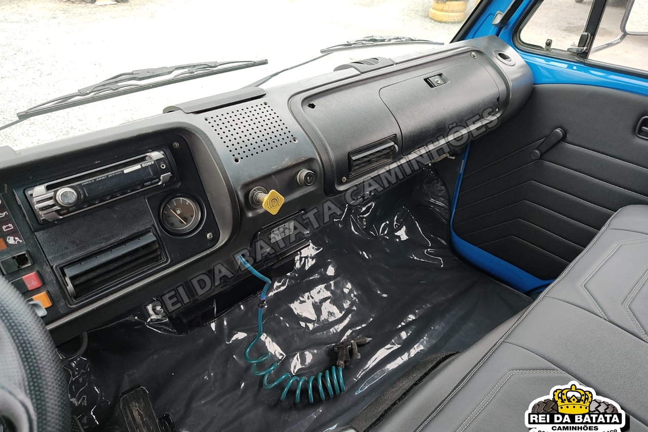 Volkswagen VW 7110 - 90/90 11