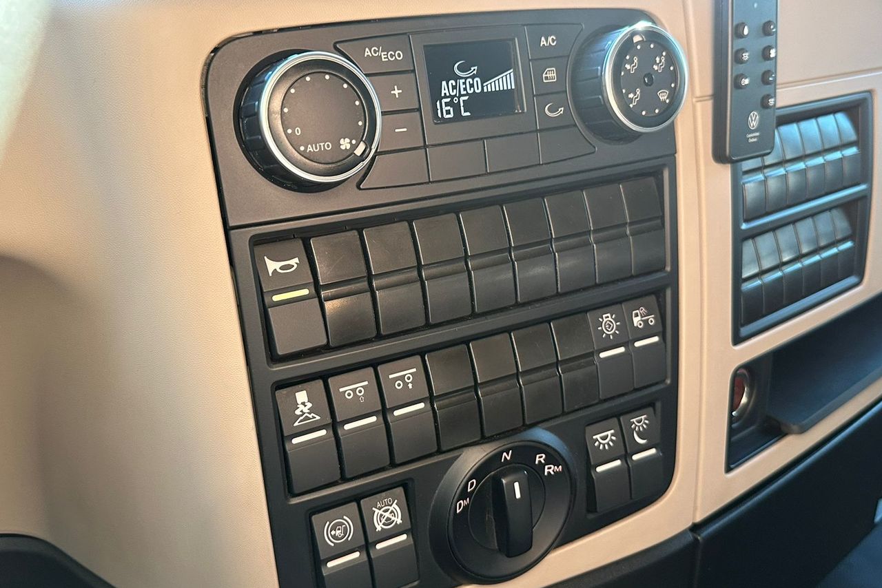 Volkswagen 28-460 6x2 Meteor - 21/22 12