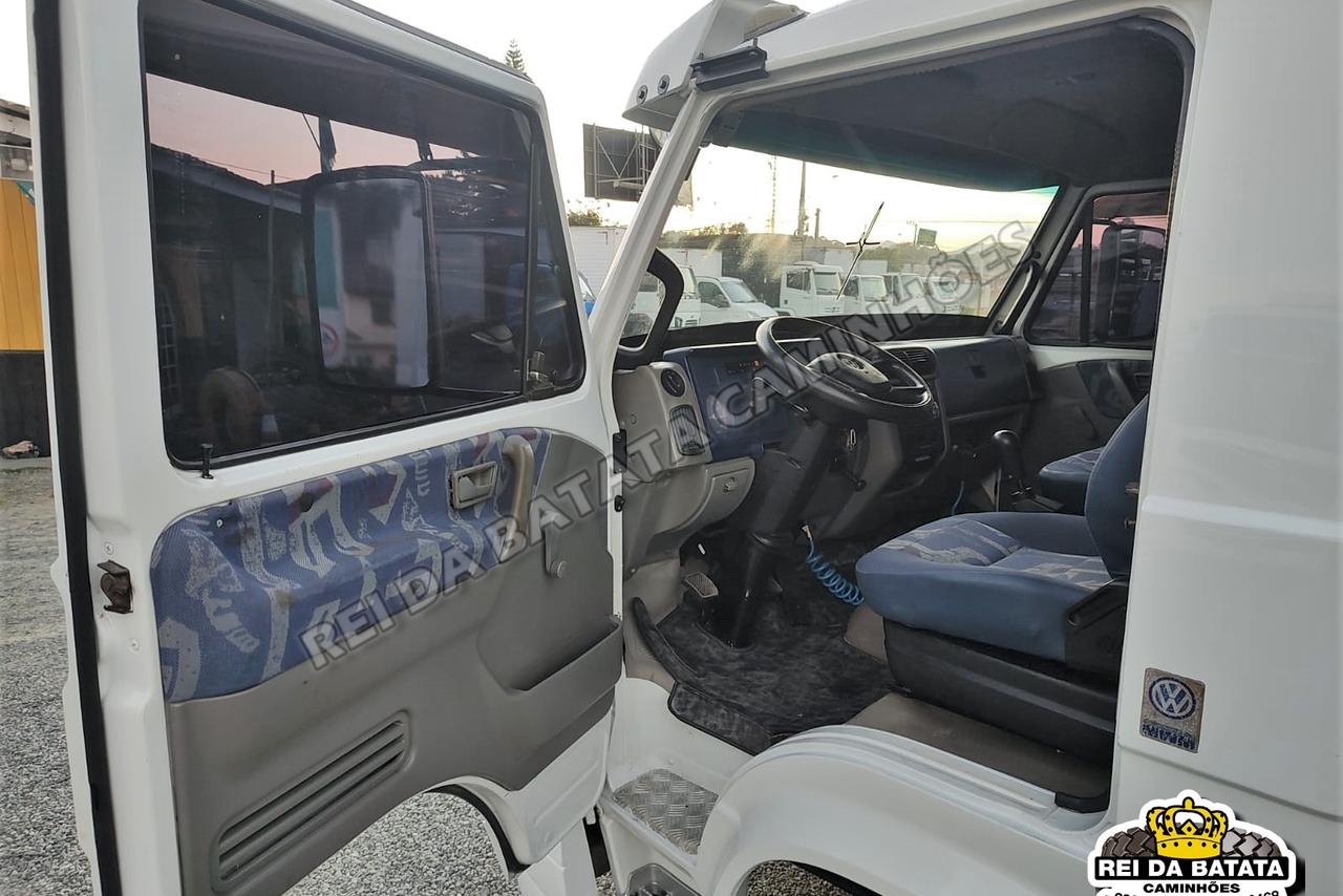 Volkswagen 8 120 - 03/03 3