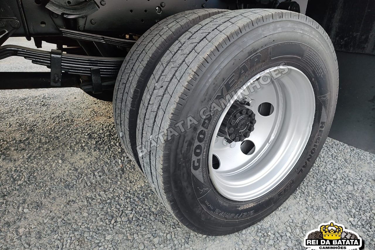 Volkswagen 8 120 - 03/03 17