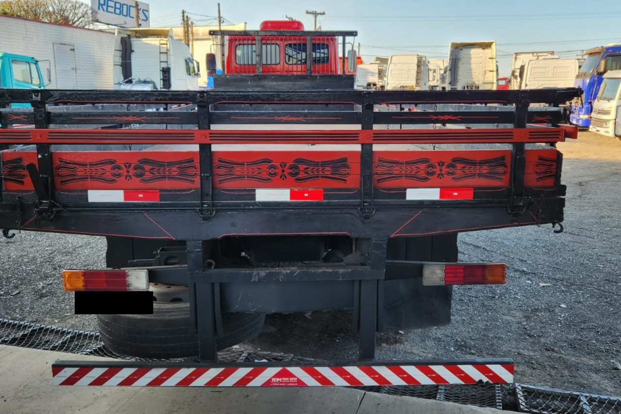 Mercedes Benz MB 1620 - 05/06 3