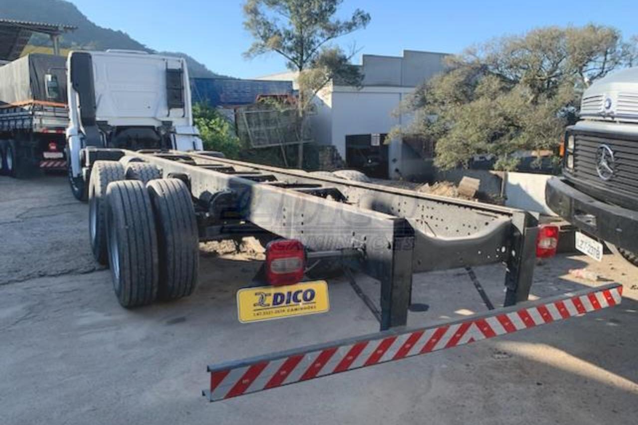 Volkswagen 24-280 E Constellation 6x2 - 12/13 3