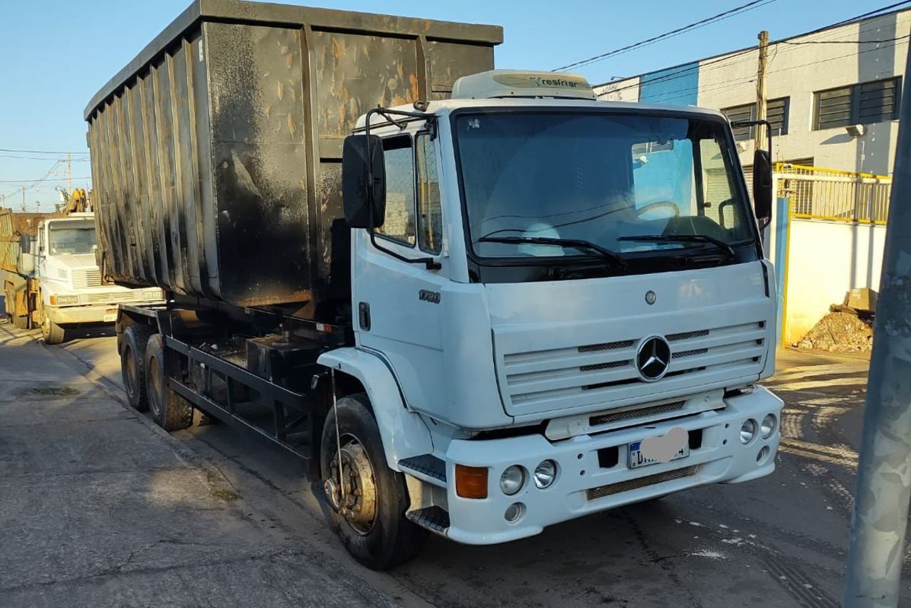 Mercedes Benz MB 1720 - 05/05 3