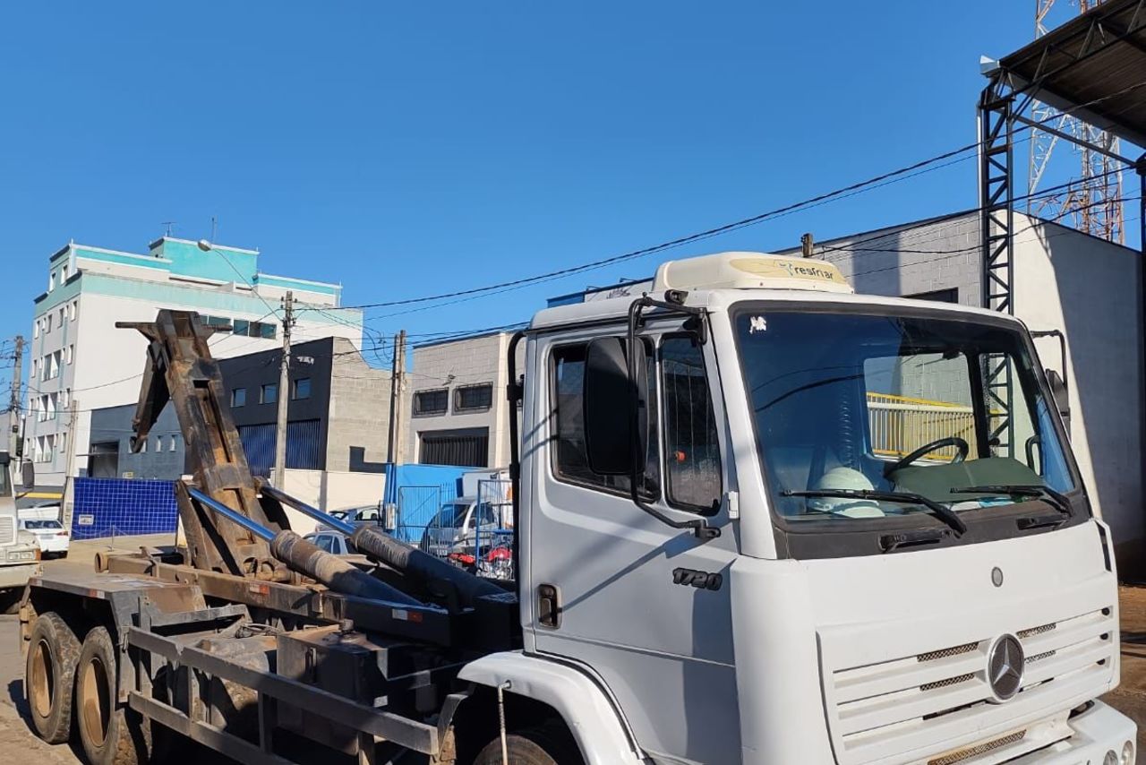 Mercedes Benz MB 1720 - 05/05 5
