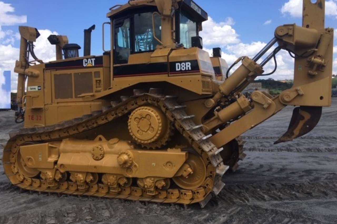 Caterpillar D8R - 02/02 3