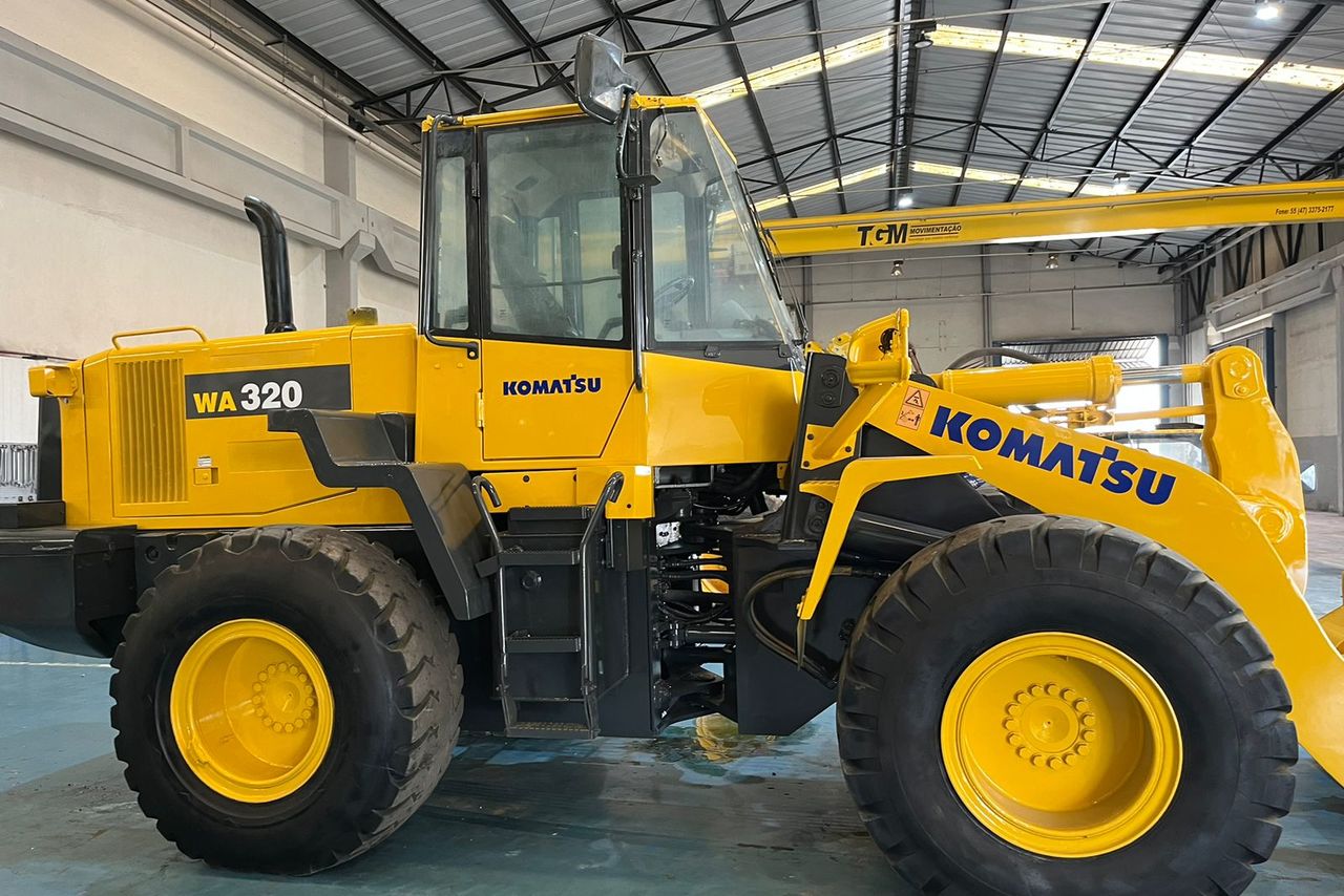 Komatsu  WA320 - 18/18 2