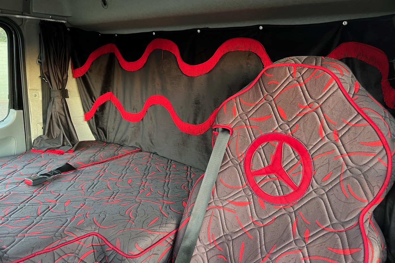 Mercedes Benz MB 1718 - 07/07 9