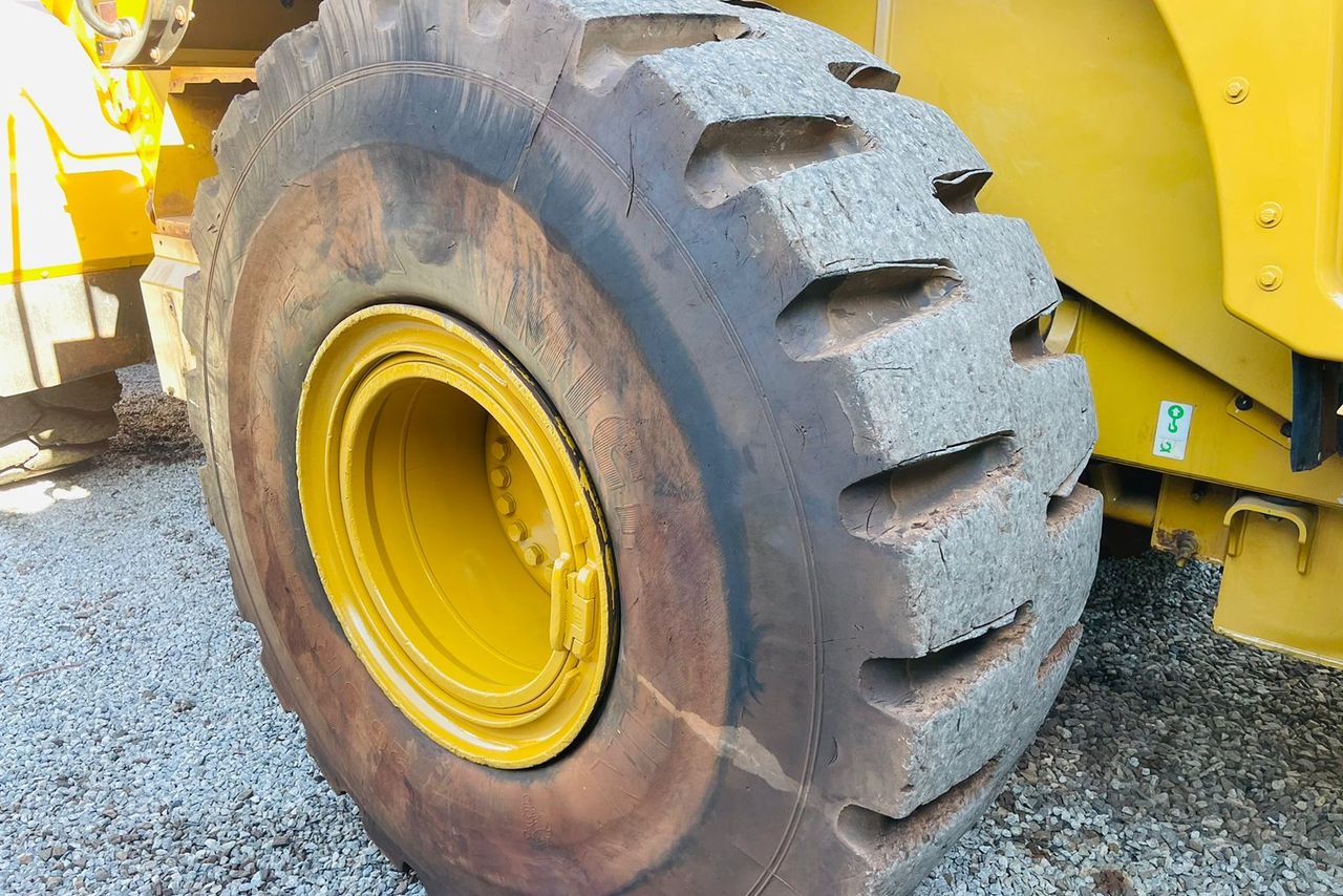 Caterpillar  966L - 19/19 5