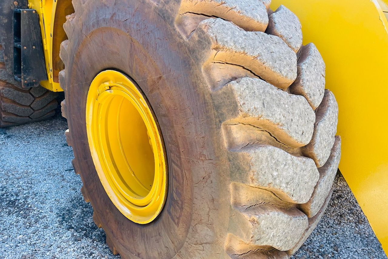 Caterpillar  966L - 19/19 7