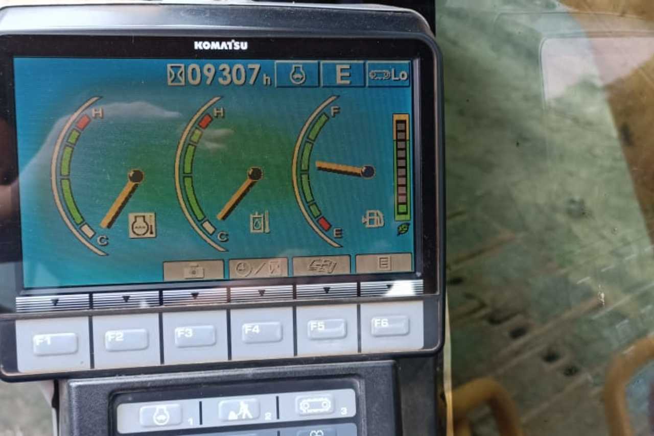 Komatsu PC200 - 11/11 3