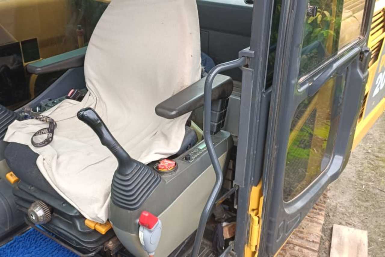 Komatsu PC200 - 11/11 10