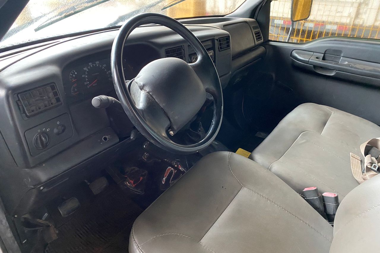 Ford F350 - 00/00 17