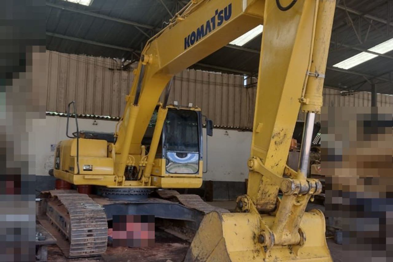 Komatsu PC240 - 12/12 4