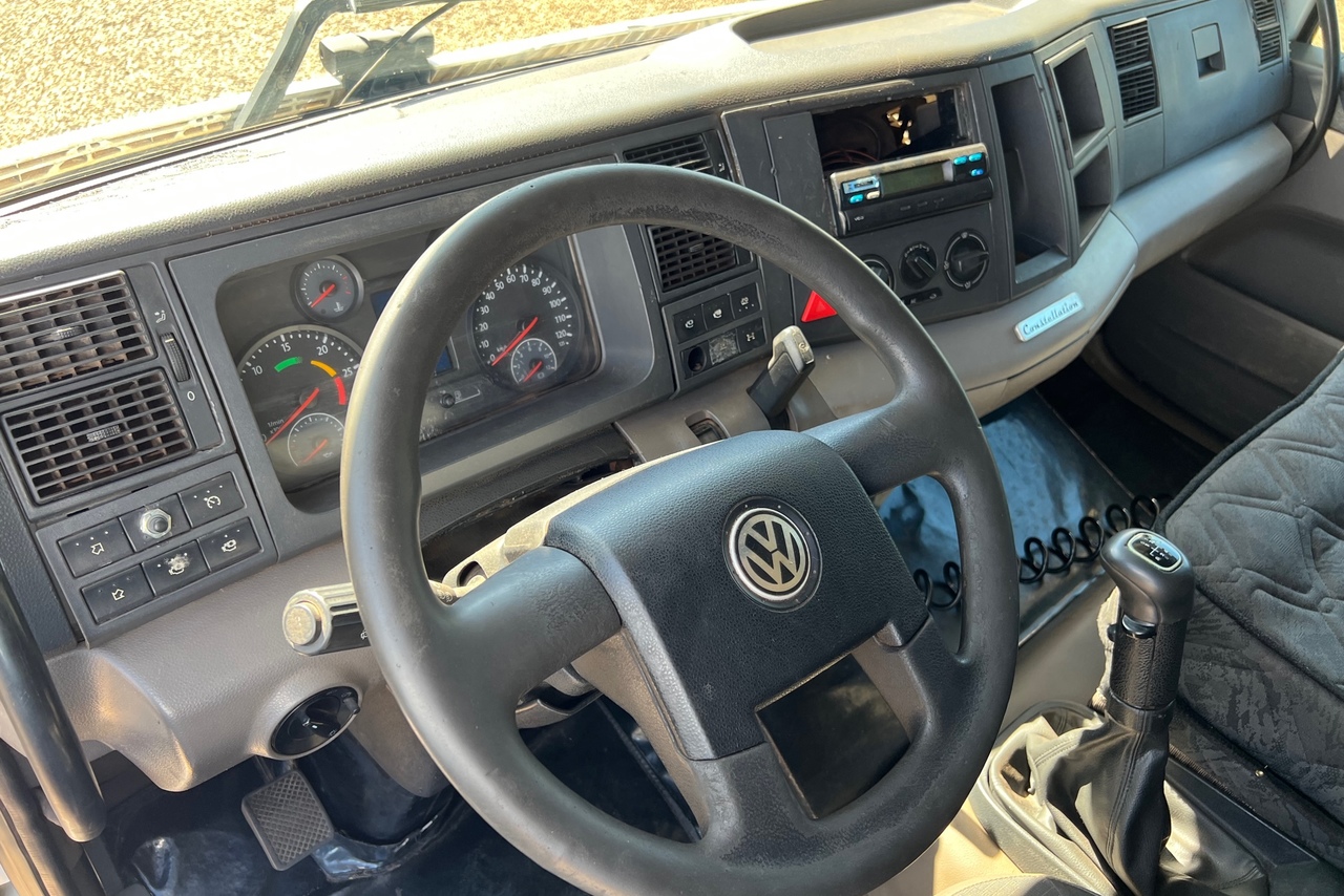 Volkswagen 25 390 - 12/13 8