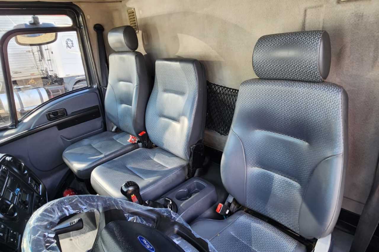 Ford Cargo1319 - 14/14 16