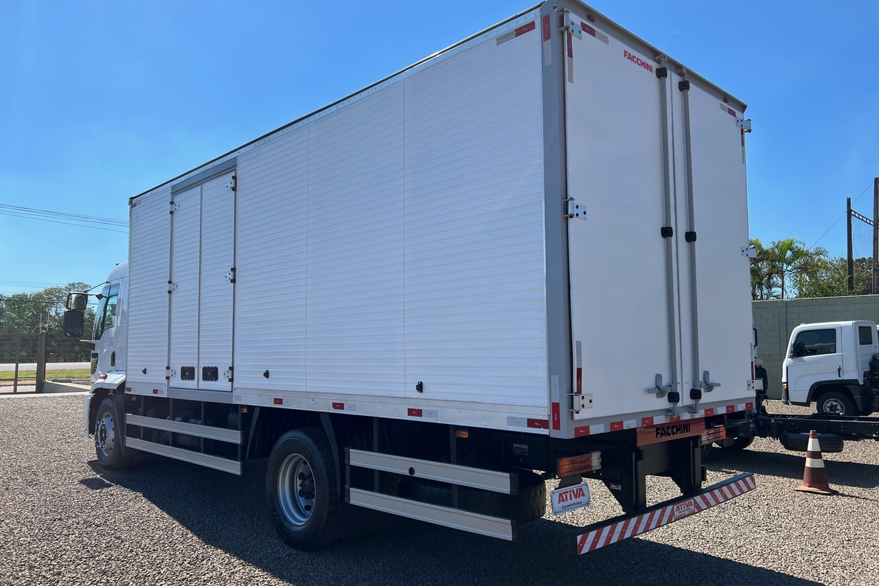 Ford Cargo1723 - 18/19 3