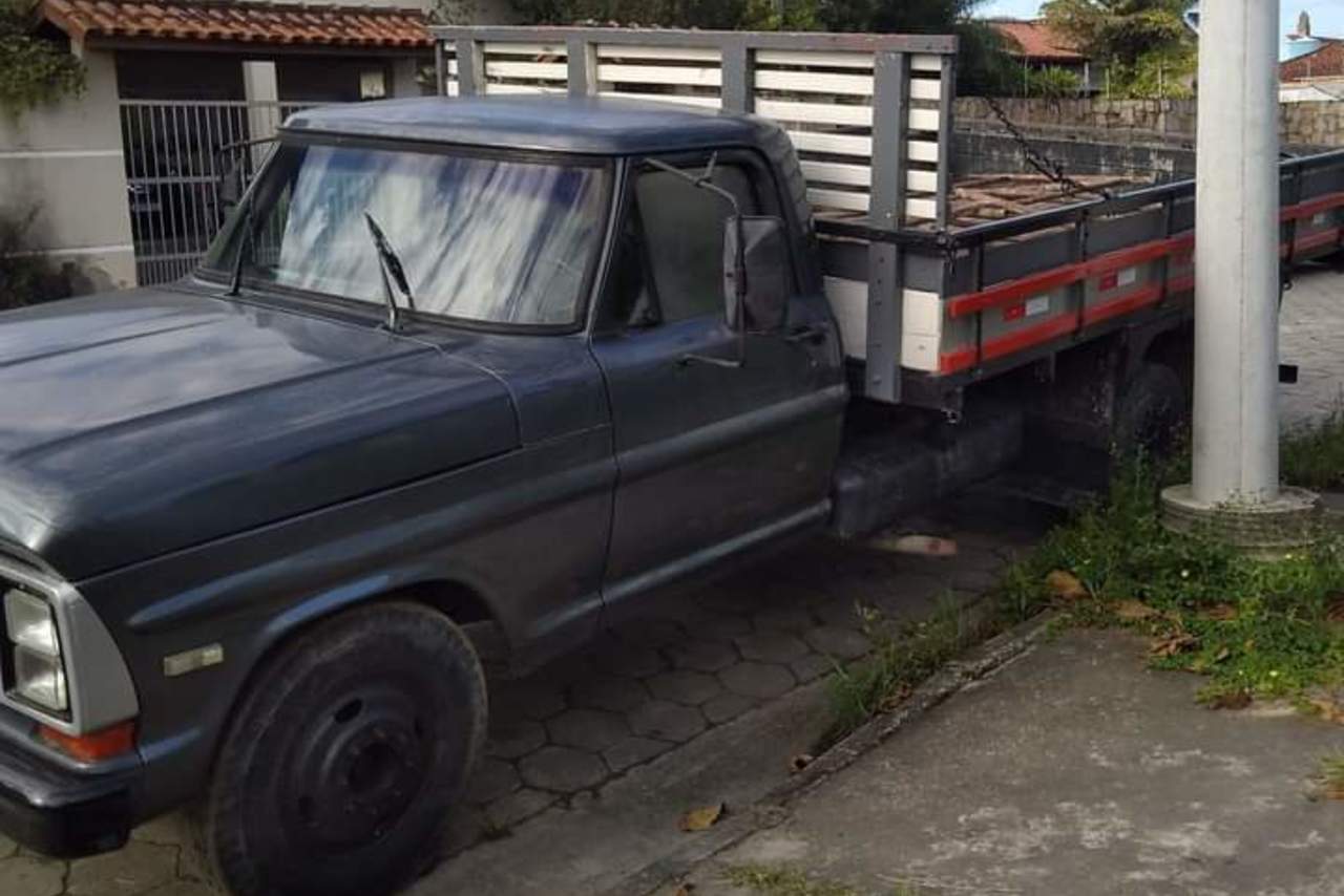 Ford F4000 - 88/88 2