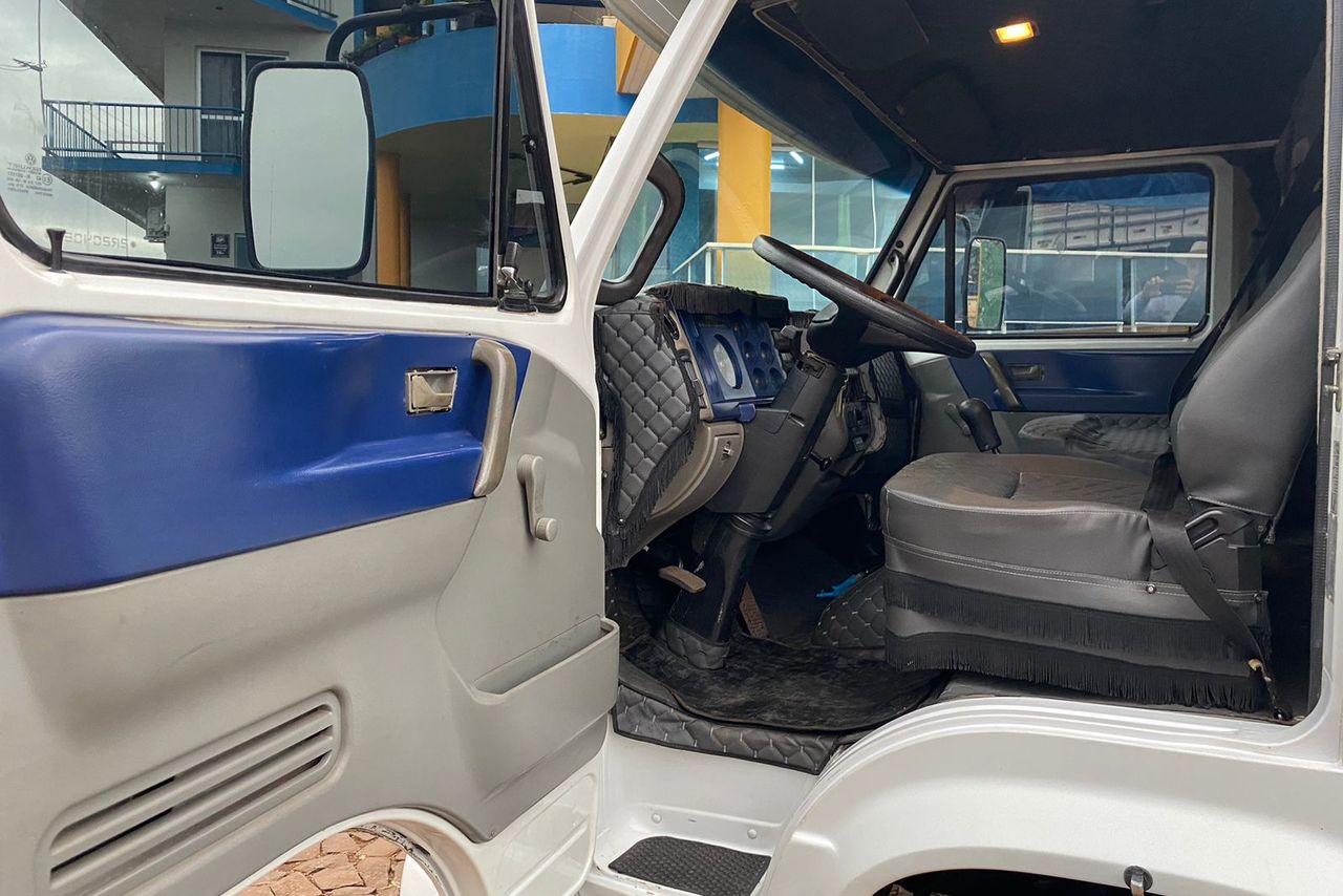 Volkswagen 8 120 - 01/02 11