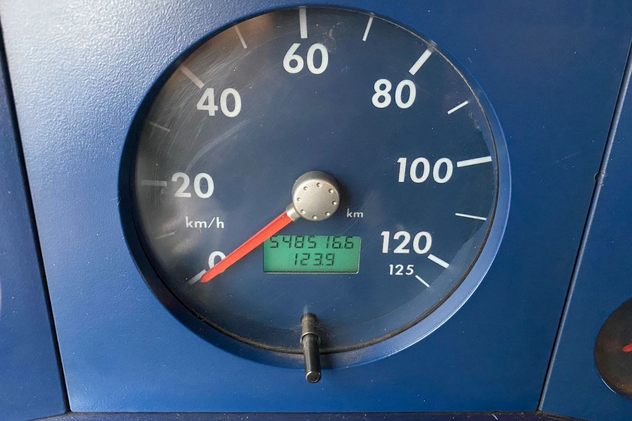 Volkswagen 8 120 - 01/02 20