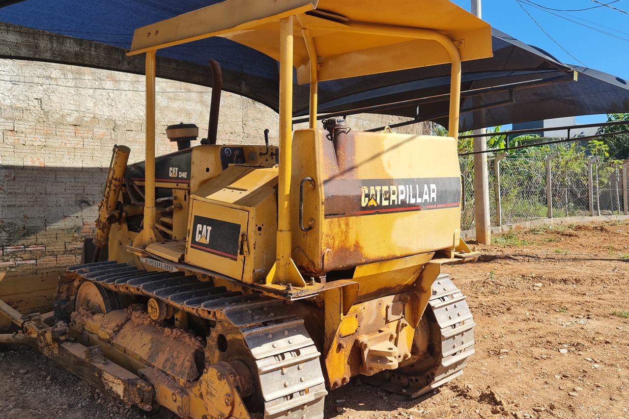 Caterpillar D4E - 84/84 3