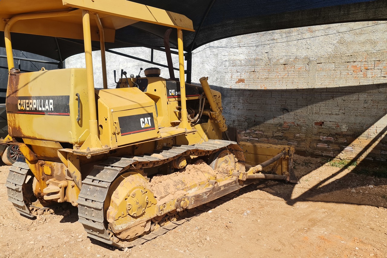 Caterpillar D4E - 84/84 5