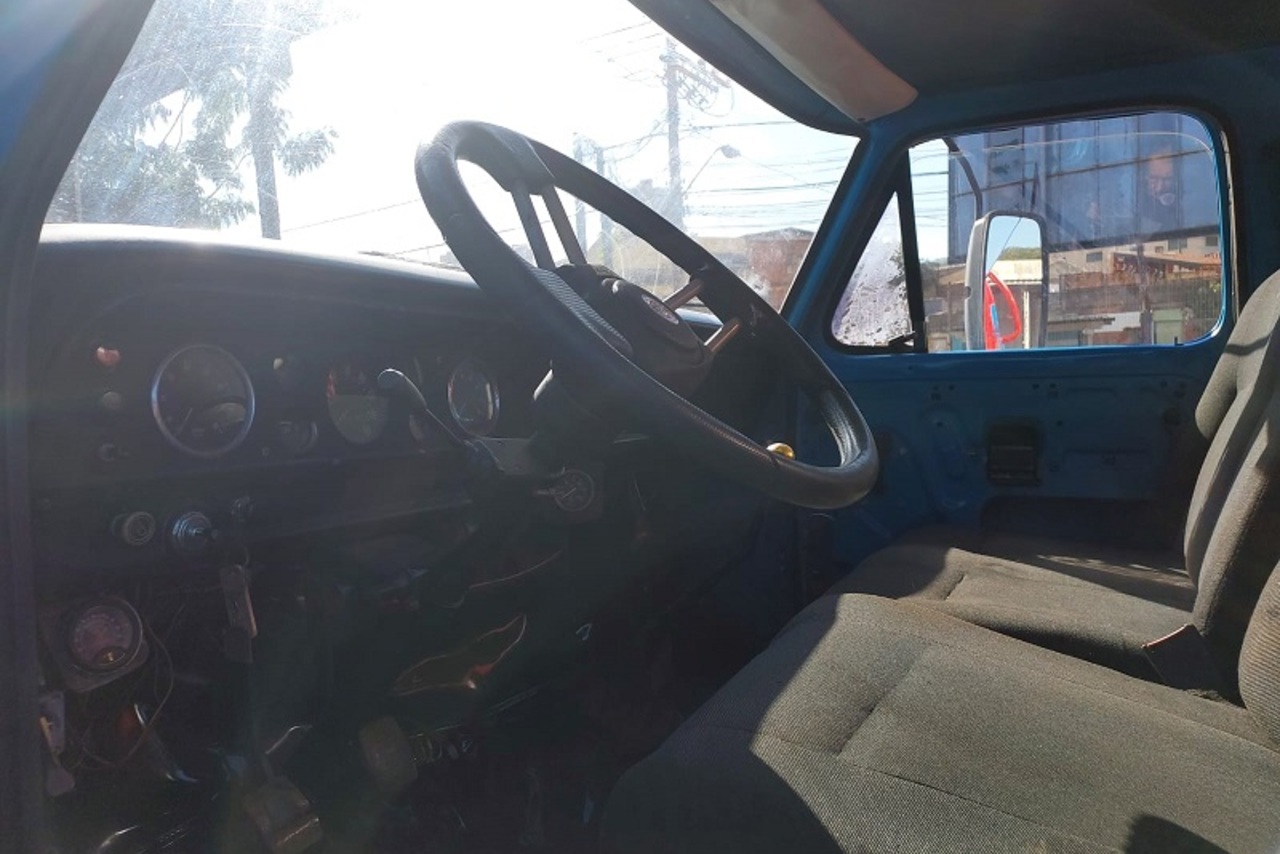 Ford F7000 - 77/77 2
