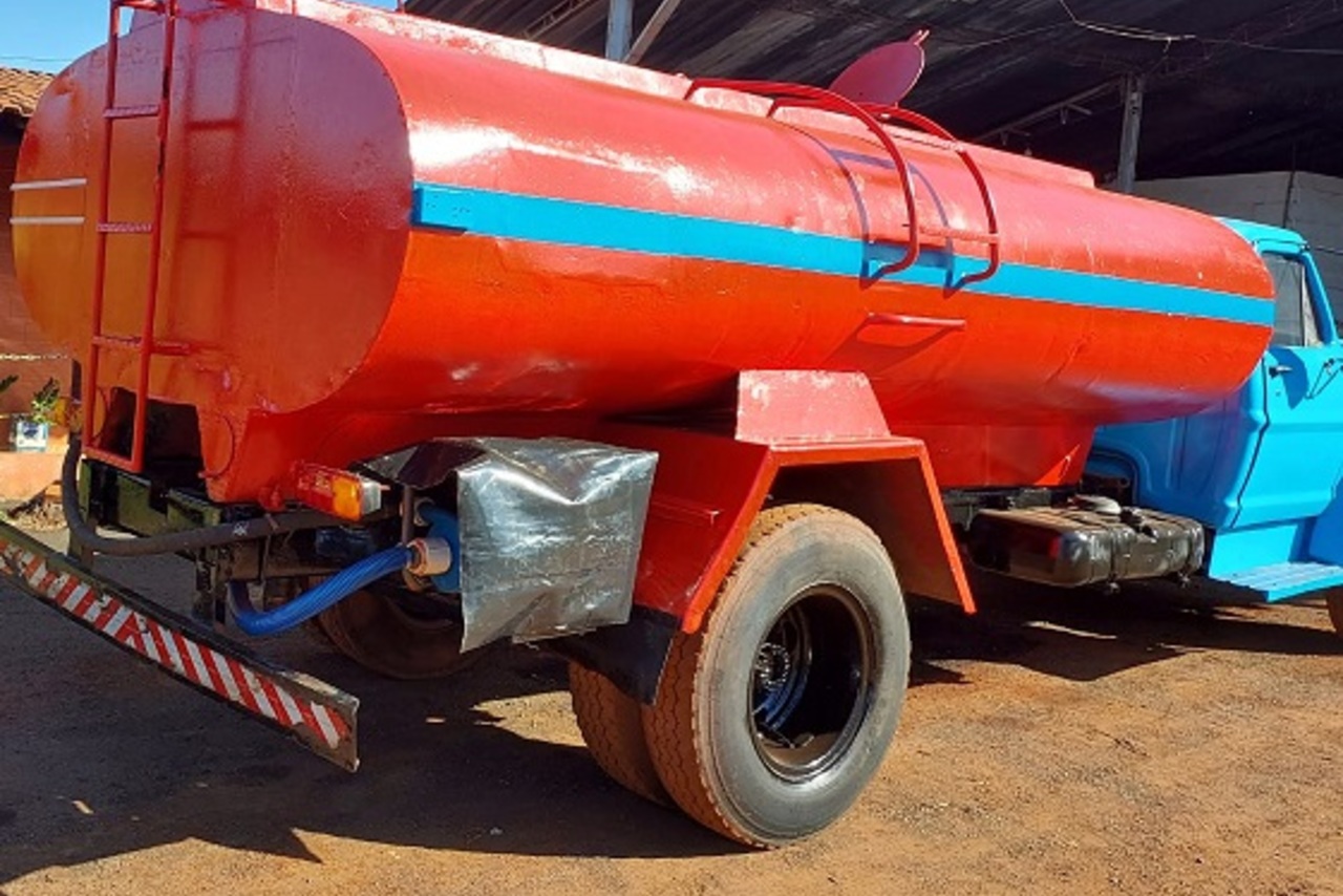 Ford F7000 - 77/77 7