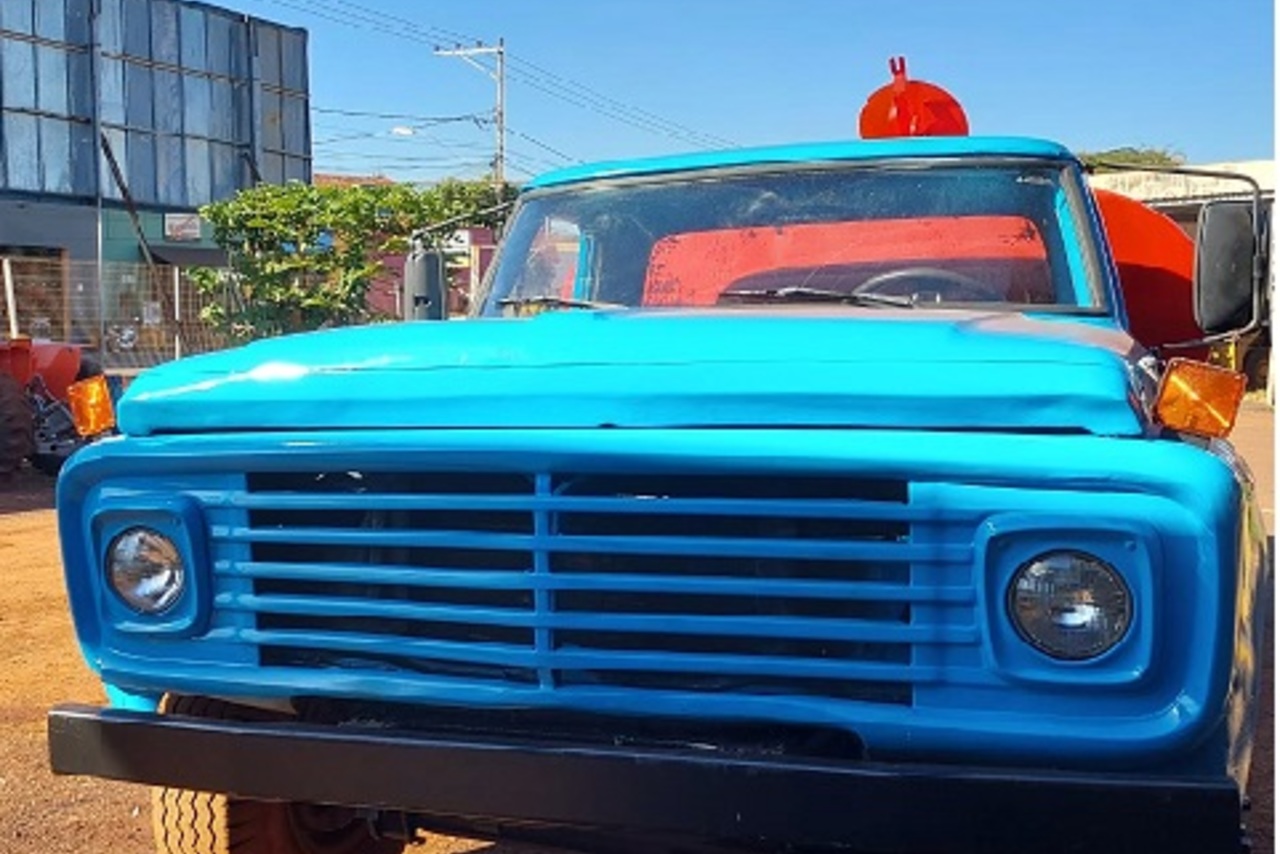 Ford F7000 - 77/77 9