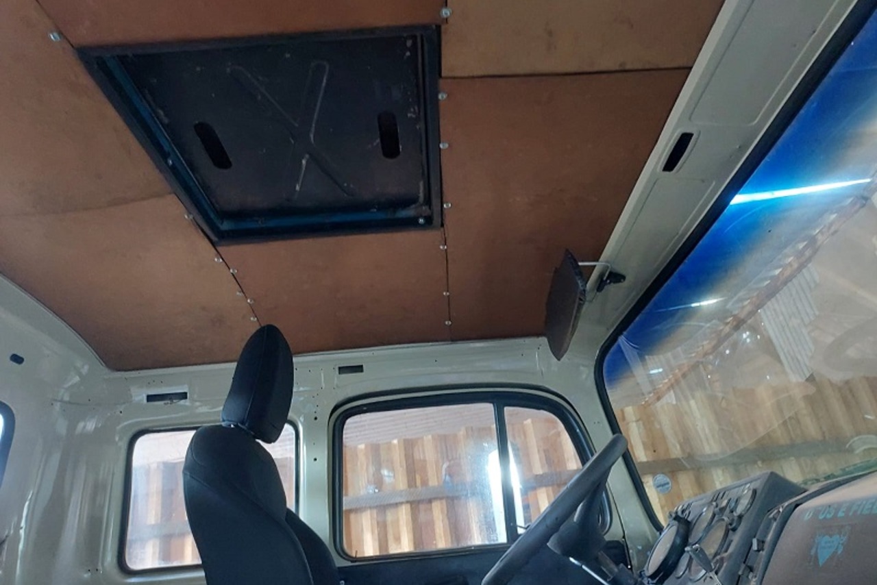 Mercedes Benz MB 1525 - 89/89 4