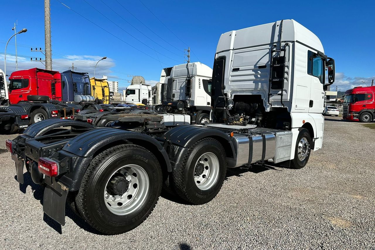 Volkswagen 29-520 6x4 Meteor - 21/22 5