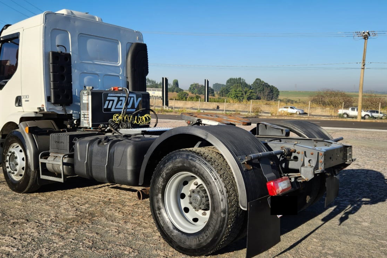 Volvo VM 330 - 15/15 4