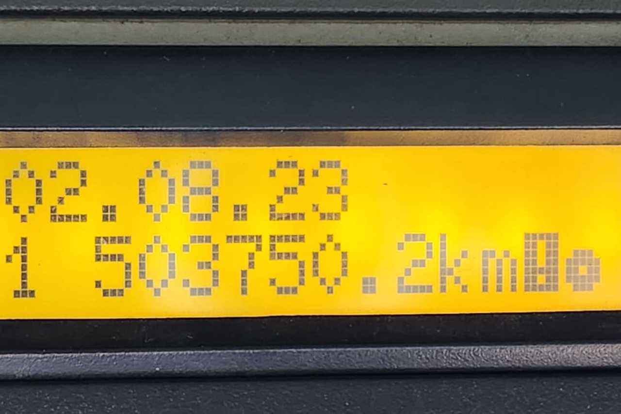 Volvo VM 330 - 15/15 16