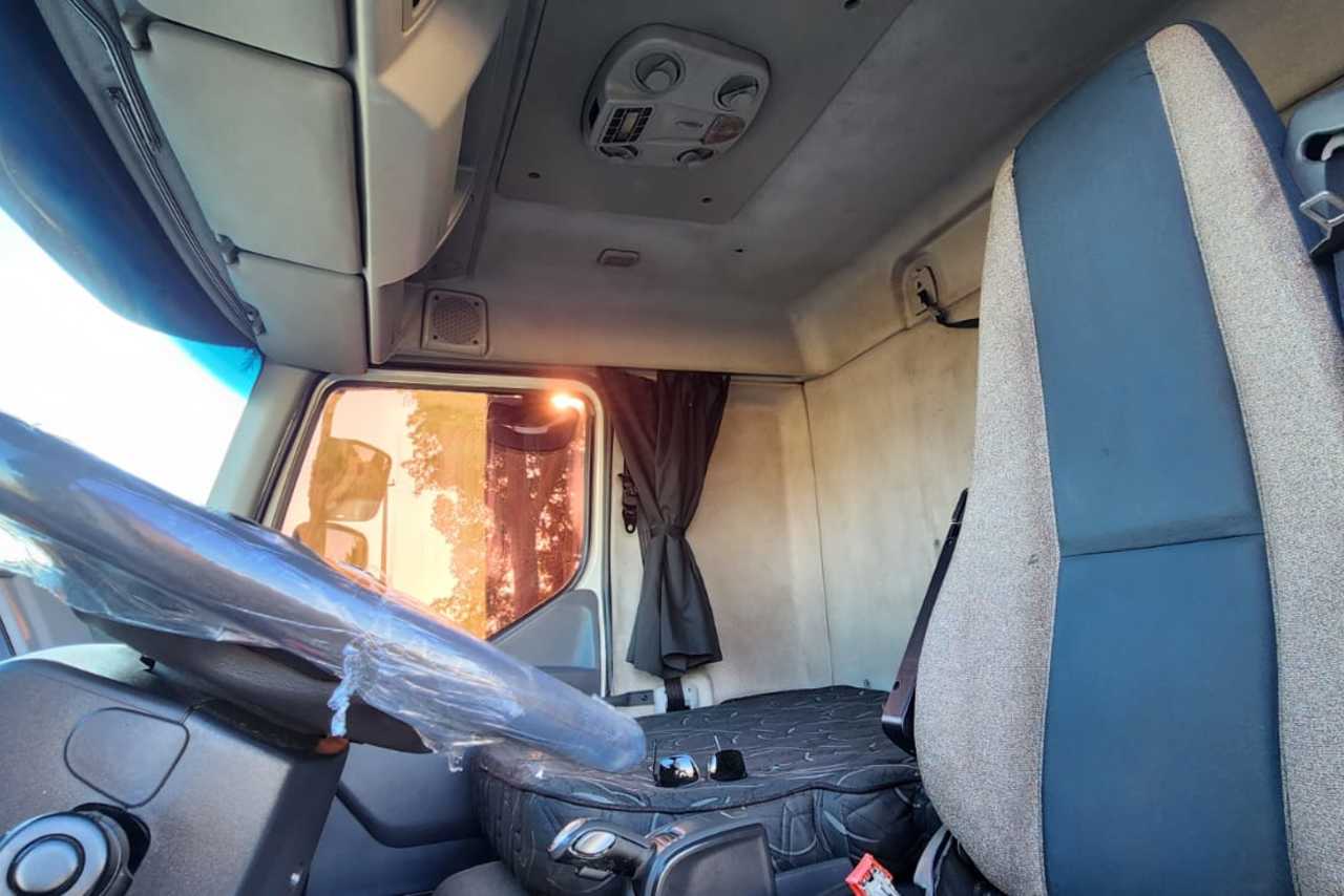 Volvo VM 330 - 15/15 19