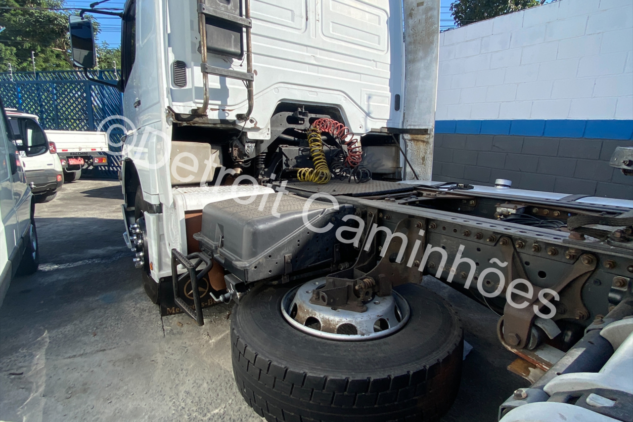 Mercedes Benz Axor 1933 - 08/08 11