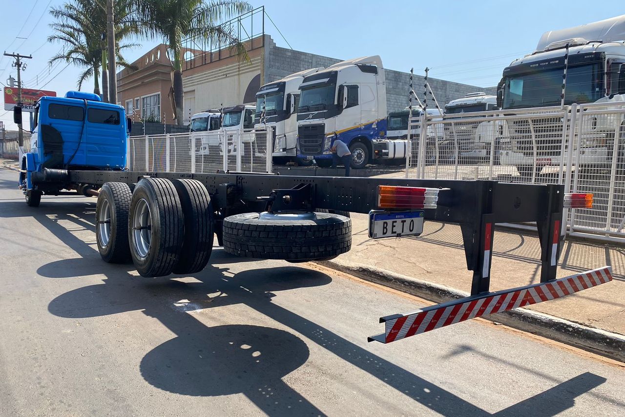 Mercedes Benz MB 1620 - 04/04 5