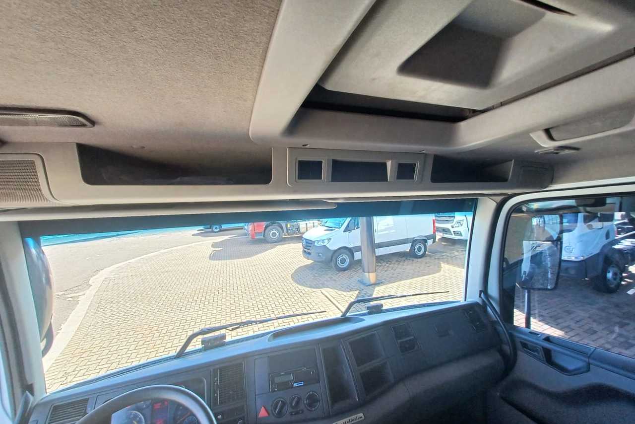 Volkswagen 24-280 E Constellation 6x2 - 18/19 9