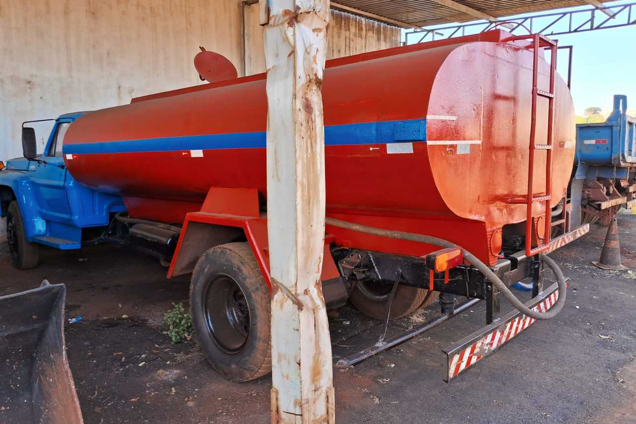 Ford F7000 - 77/77 5