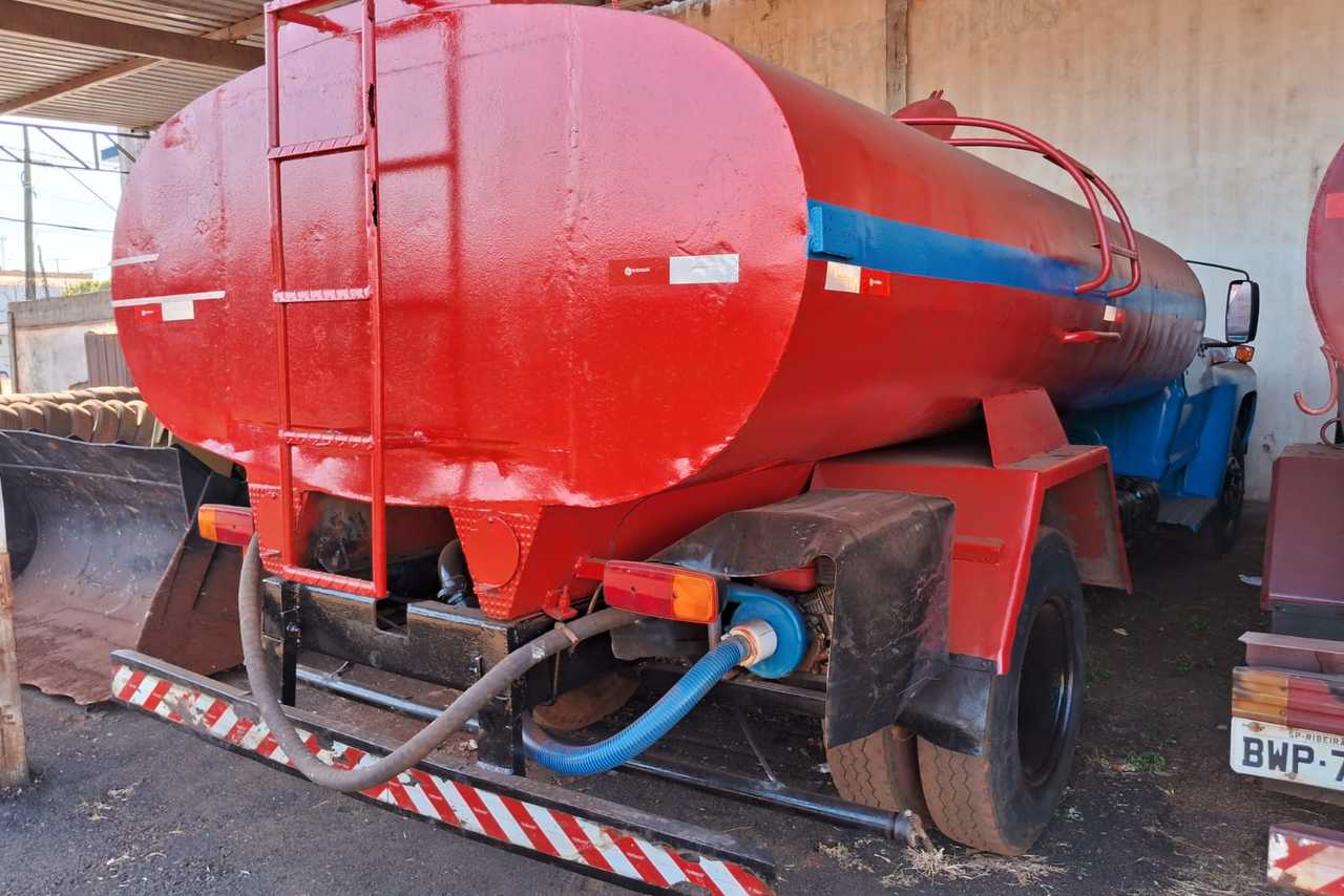 Ford F7000 - 77/77 6