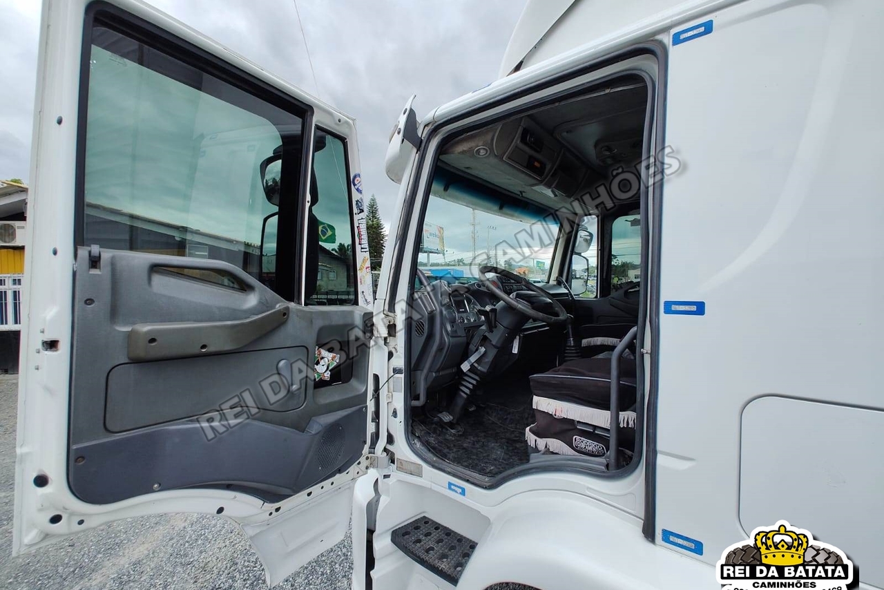 Iveco Tector 240E25 - 09/09 5