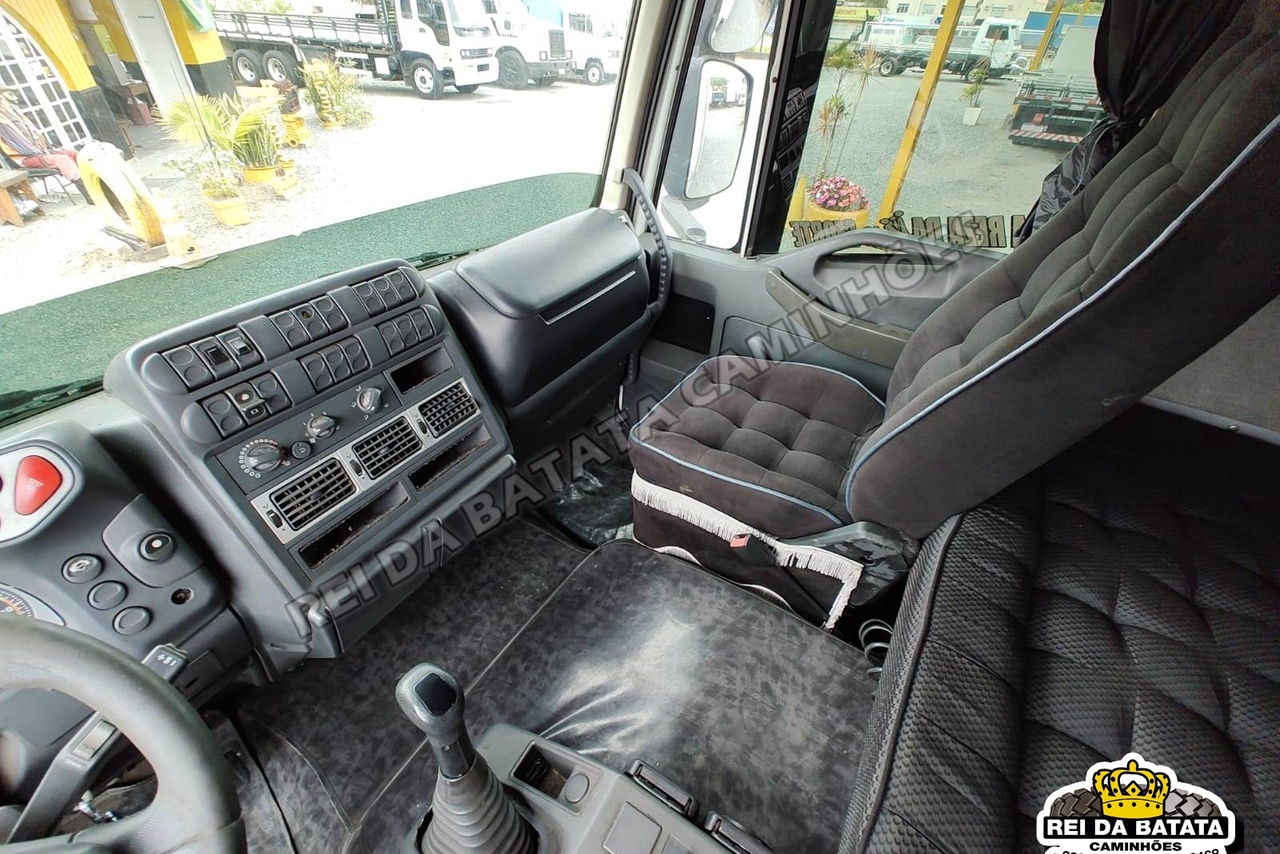 Iveco Tector 240E25 - 09/09 8