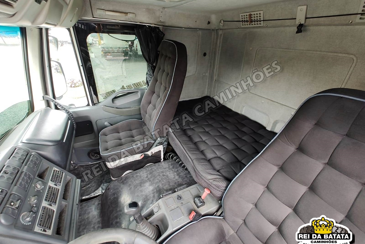 Iveco Tector 240E25 - 09/09 9