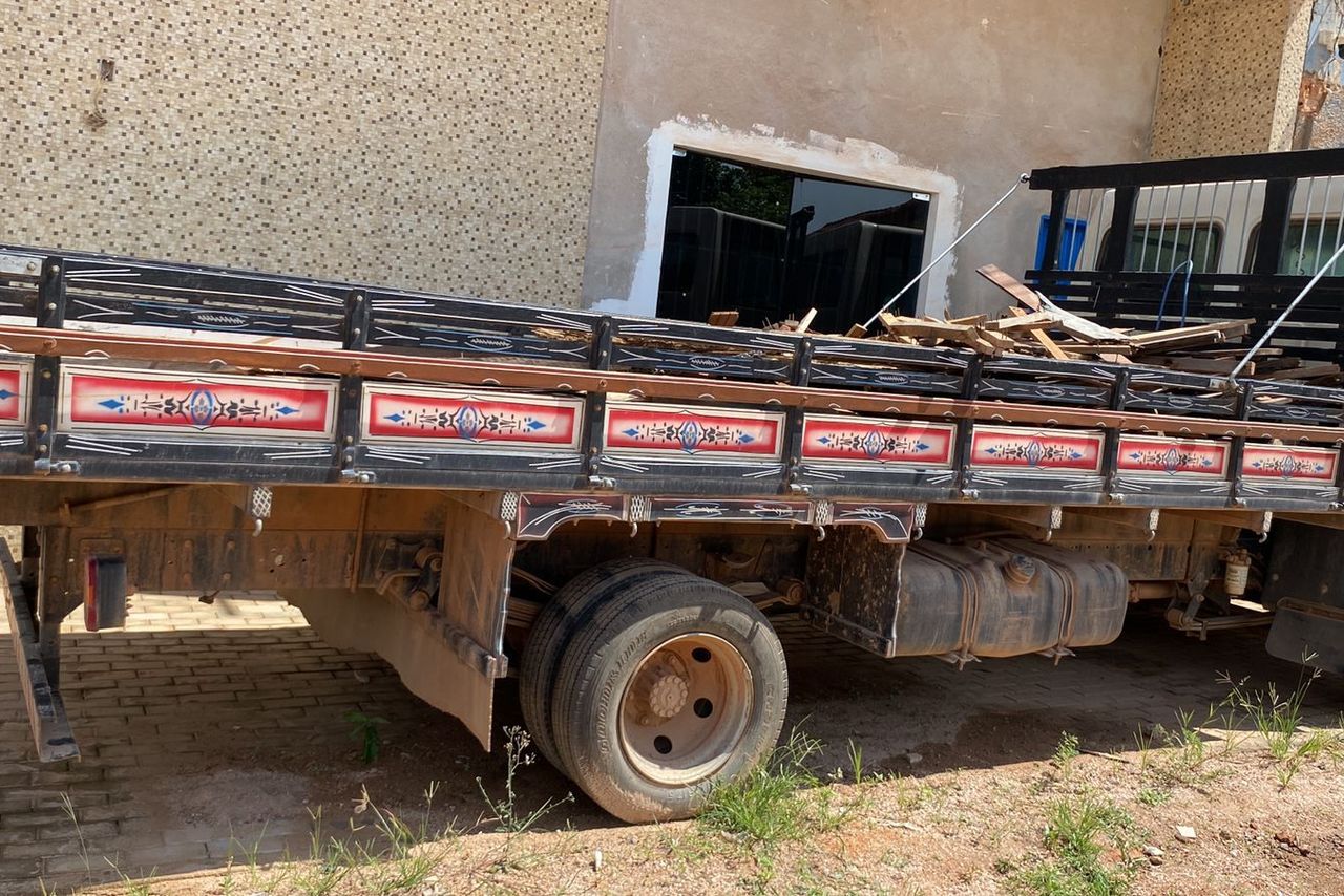 Ford Cargo815 - 04/04 4