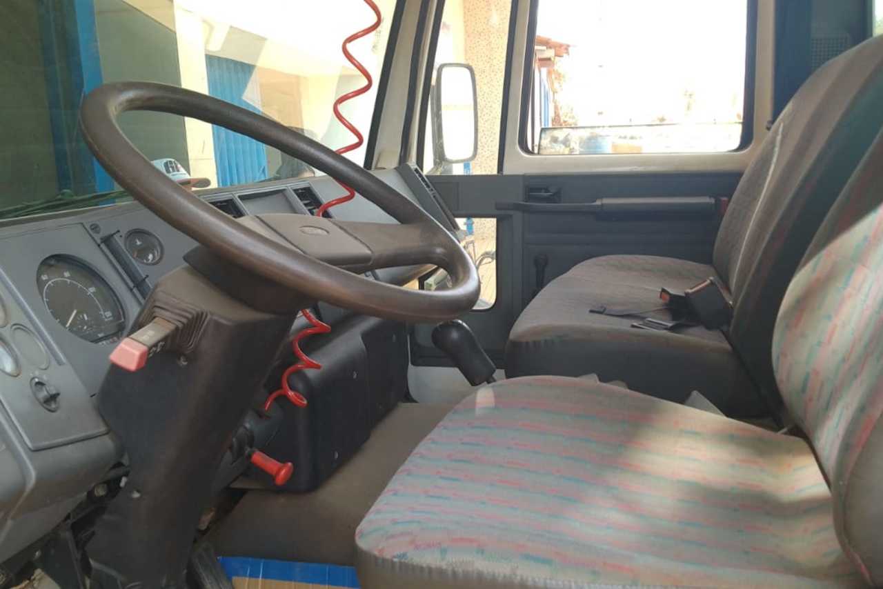 Ford Cargo815 - 04/04 5