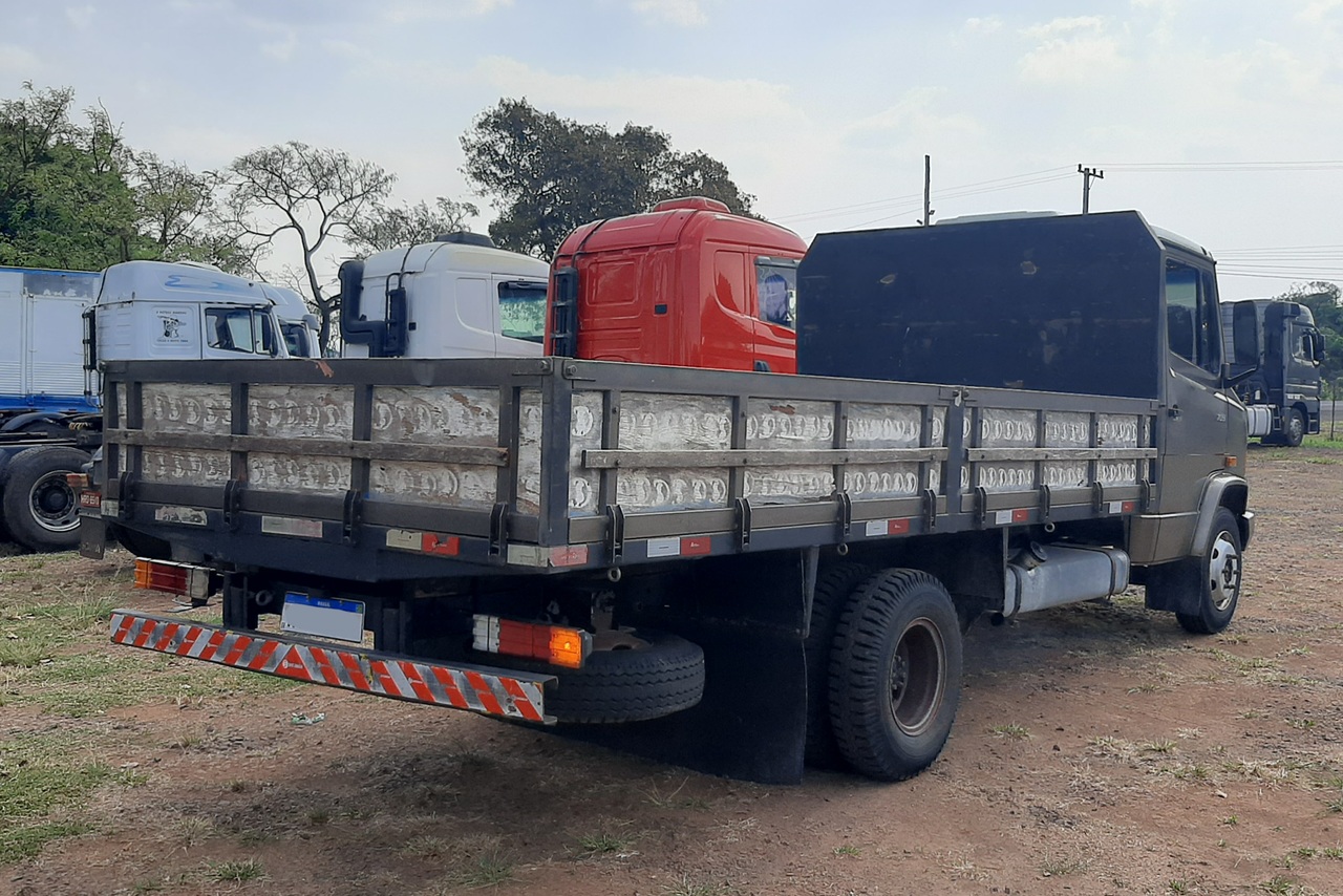 Mercedes Benz MB 709 - 90/90 2