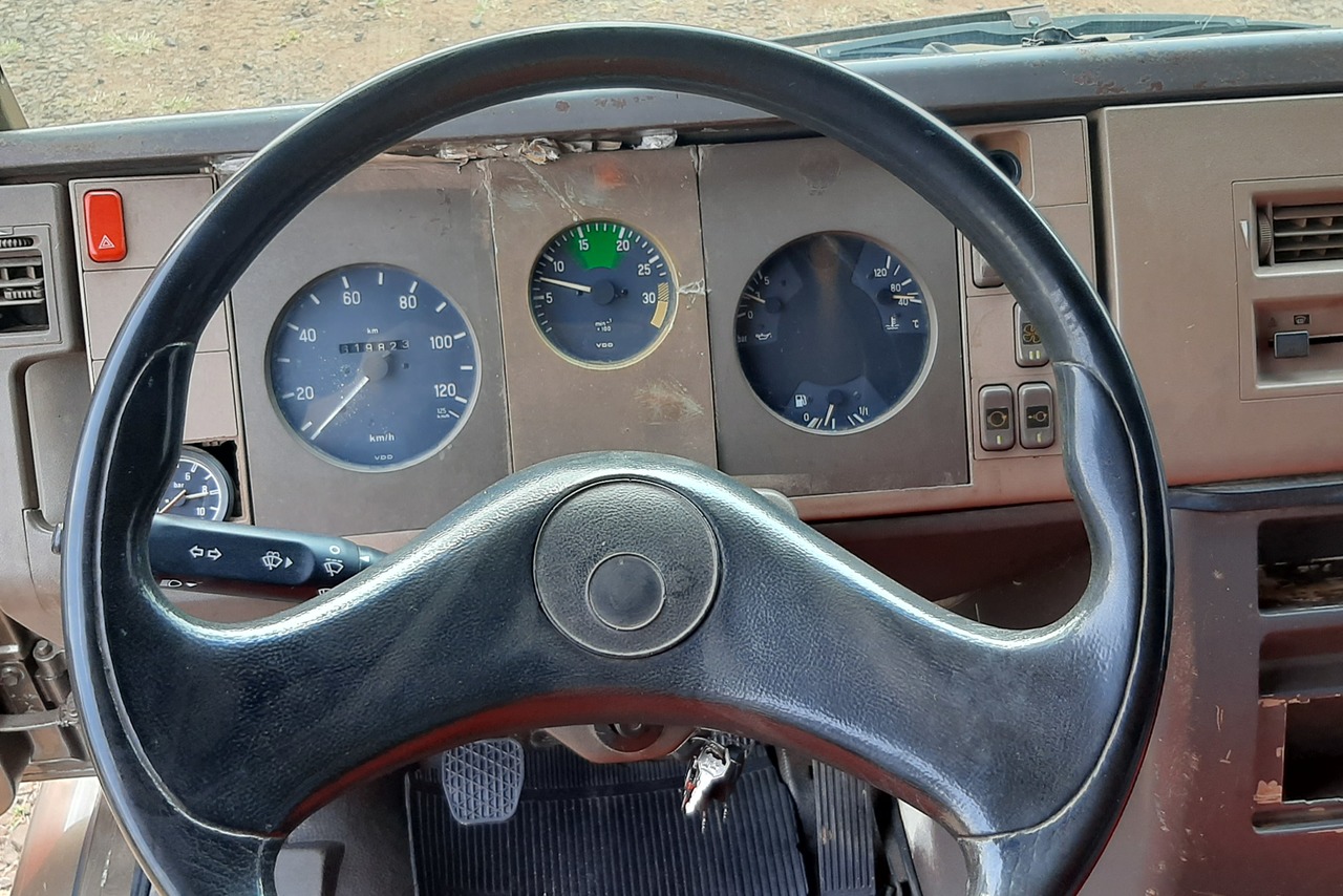 Mercedes Benz MB 709 - 90/90 8