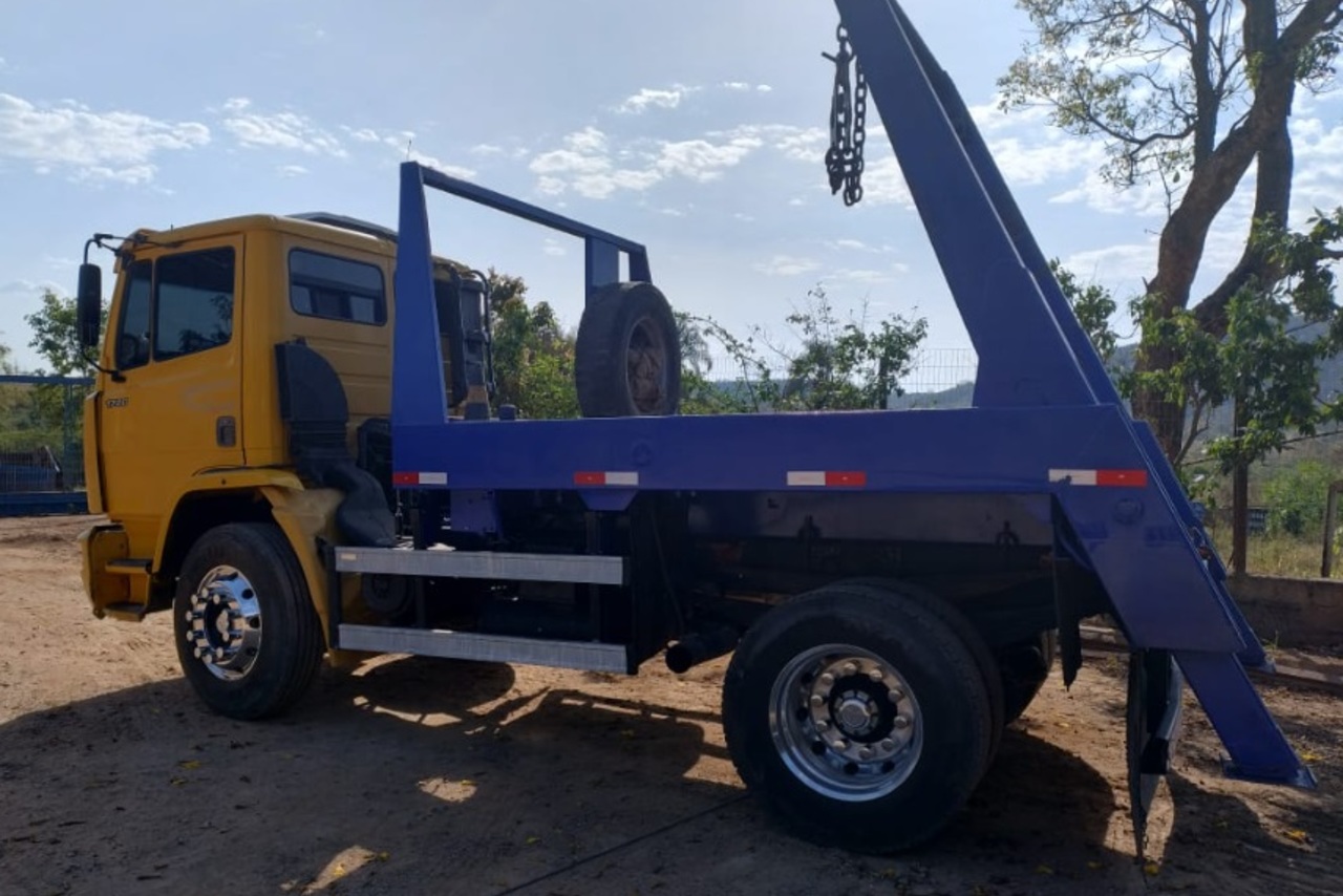 Mercedes Benz MB 1720 - 02/02 2