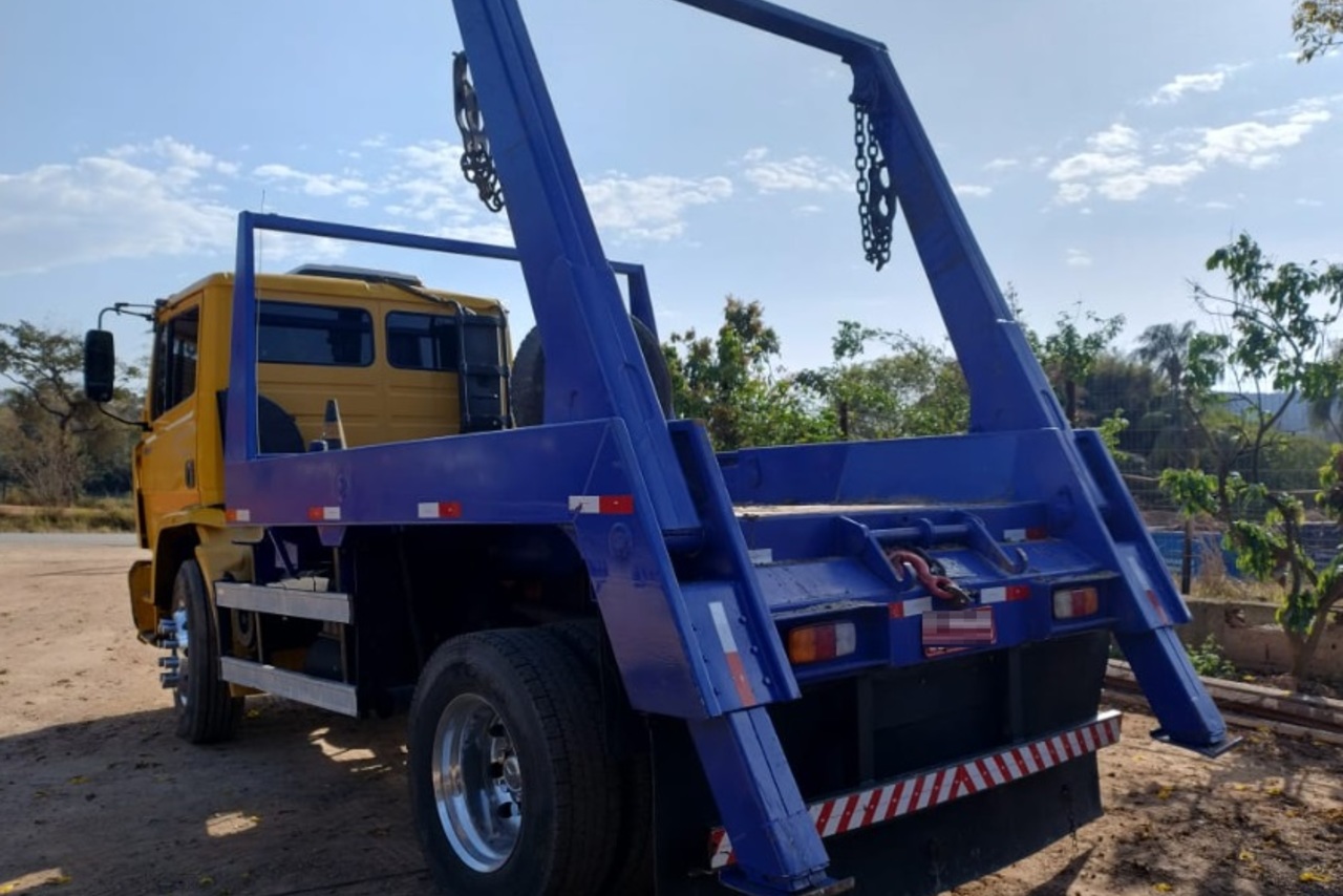 Mercedes Benz MB 1720 - 02/02 5